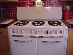 1940s Wedgewood 6 Burner Two Ovens Fold Down Top Light Salt And Pepper Shakers Auto Cook Oven Vintage Stoves 1940s Kitchen Kitchen Appliances