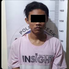 A m i r a •. Gunakan Shabu Dua Pemuda Asal Driyorejo Di Ringkus Satresnarkoba Polres Gresik Opsinasional Com