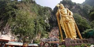 Hindu sebenarnya bukan sebuah agama malah sebuah tradisi yang di kembangkan hampir 10,000 tahun oleh masyarakat india. Pensiunan Hakim Kecam Berhala Hindu Dan Buddha Di Malaysia Merdeka Com