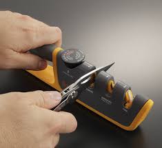 I show how to use the smith brand field sharpening system to touch up the edge on a kitchen knife. Smith S Adjustable Manual Knife Sharpener Sharpens A Wide Variety Of Knives Will Quickly Sharpen Very Dull Or Damaged Blades By Smiths Walmart Com Walmart Com
