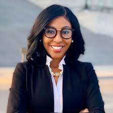 Erica Lowe's Instagram, Twitter & Facebook