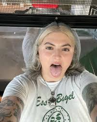 Jennifer Calandra's Instagram, Twitter & Facebook