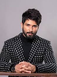 The film was a remake of the telugu hit arjun reddy, starring vijay deverakonda in … Forbes India The Cult Of Shahid Kapoor