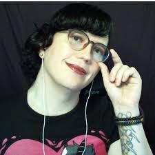 Jessica Routhier's Instagram, Twitter & Facebook