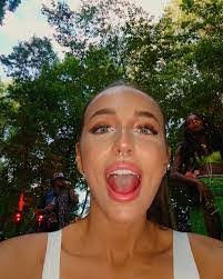 Brandi Dunlap's Instagram, Twitter & Facebook