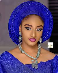 With only a little makeup, you can either enhance your bone structure, or simply play around with the softness of your a person with a round face will typically have generous cheeks, a rounded chin, and overall subdued features. Gele Styles For Round Face 2020 Best Top 10 Gele Styles To Slay