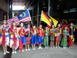 Sebelum soekarno menyampaikan pidato dasar negara pada 1 juni 1945, mr muhammad yamin lebih dulu menyampaikannya pada 29 mei 1945. 1 In 5 Malaysian Chinese School Kids Aren T Even Chinese We Find Out Why