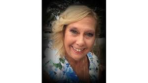 Amanda Monahan's Instagram, Twitter & Facebook