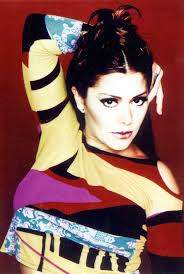 Escucha 16 éxitos de oro: 49 Cosas Que Alejandra Guzman Ha Hecho Antes De Llegar A Los 50 Y Tu No