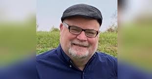 Leslie Sisson's Instagram, Twitter & Facebook