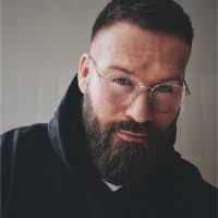 Dennis Hecker's Instagram, Twitter & Facebook