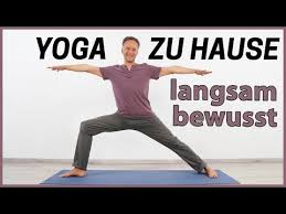 Bungen an stelle zuhause 15 7 yoga übungen für zuhause (15 minuten!) + 10 prämie tipps für deine eigene yoga. 18 Yoga Ubungen Langsam Bewusst Fur Zuhause Je Eine Minute Youtube Yoga Ubungen Yoga Yoga Anfanger