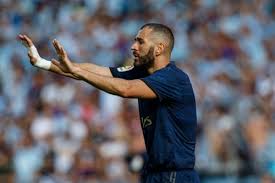 Es el delantero francés más completo que hemos tenido nunca. Real Madrid Karim Benzema Besonderer Hausbesuch Uberzeugte Ihn Von Real Wechsel