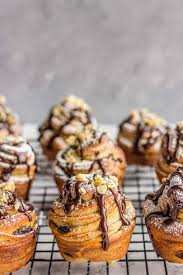 将可颂与马芬结合的梦幻甜点 | cruffins take on seoul.who's next? Cruffin Recipe Vegan Croissant Muffins Lavender Macarons