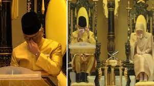 Peranan sultan dalam memelihara keharmonian agama islam. Sultan Pahang Sultan Abdullah Bertitah Pada Hari Pertabalan Dalam Keadaan Sebak Tengku Puan Pahang Dan Hadirin Disitu Juga Merasa Sedih