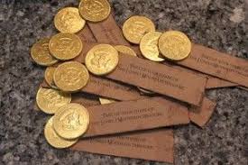 Lord Of The Rings Party Decorations Ideas Sandy S Party Plans Hobbit Party The Hobbit Fantasy Party