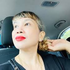 Kay Higgins's Instagram, Twitter & Facebook