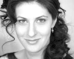 Schon zum zweiten mal hat sternekoch frank rosin in der dortmunder gastronomieszene für unzufriedenheit gesorgt. Matinee Zur Oper Aschenputtel La Cenerentola Von Gioacchino Rossini Sonntag 9 Marz 11 15 Uhr Opernhaus Dortmund Das Opernmagazin