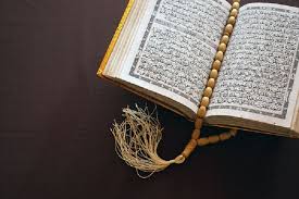 With our al quran explorer feature, just with a tap, you can select the surah you want to recite or listen quran mp3 audio! Surah Al Alaq Ayat 1 19 Arab Latin Dan Terjemahan Bahasa Indonesia Portal Jember