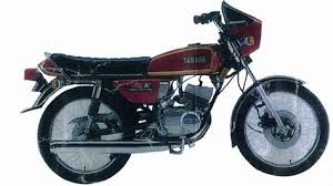 Motor tipe yang satu ini telah mengalami beberapa perubahan desainnya. Mengenal 4 Jenis Yamaha Rx King Yang Suka Motor Wajib Tahu Nih