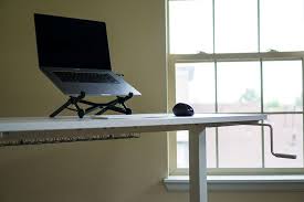 Https Xn Tudiant 9xa Es Quel Est Le Meilleur Bureau Debout Et Les Bureaux Debout En Valent Ils La Peine