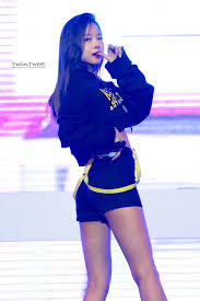 Pin By Em Clare On Solji Concert Looks Kpop Girls Fashion