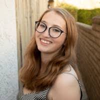 Hannah Meade's Instagram, Twitter & Facebook