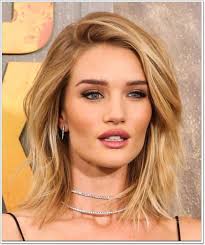 101 Best Hairstyles For Square Faces That You Can Try Today Square Face Hairstyles Oval Face Hairstyles Oval Face Haircuts