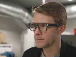 How Intel's Vaunt Smart Glasses Work, and What They Can Do