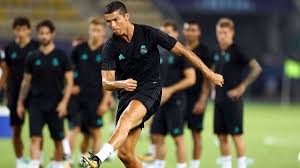 Durch ein peeling vor dem rasieren öffnen sich die poren und es kommt seltener zu problemen wie eingewachsenen haaren. Sollten Sich Auch Manner Die Beine Rasieren Gq Germany