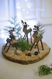 Vous avez des tonnes de petites boîtes de conserves ou des petits pots en verre ? 20 Super Decorations De Noel Avec Des Rondins De Bois