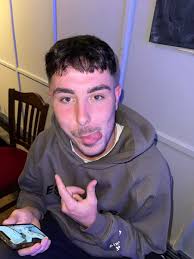 Aaron Marks (@Aaron1Marks)