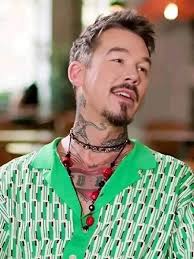 Honey, you're looking at my post, and you can't even say hi to me or you  don't know me anymore 💔it's me David Bromstad 😔😔