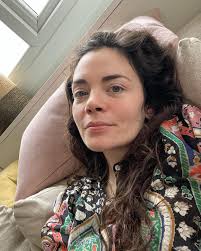 Feels like all I'm doing is writing writing writing … but here's a little  portal into my day to day 🚪🌤️🕳️😻🌷💻❤️ If you love cats, you'll love  this carousel. Self Tape with