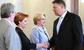 Două înregistrări cu olguţa vasilescu au devenit virale în această săptămâna, după ce ministrul muncii a citit un discurs în engleză, dar şi franceză, iar filmările au fost apoi distribuite pe diverse reţele sociale. Cadou De NuntÄ Nedorit Pentru OlguÈa Vasilescu