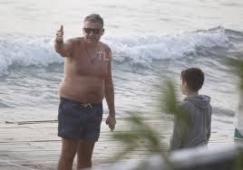 Συνδρομή σε αυτήν την τροφοδοσία rss. Giwrgos Liagkas Mpanio Sth 8alassa Me To Gio Toy Ligo Prin Thn Epistrofh Ston Ant1 Kai To Prwino