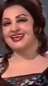 El Profeta, que la paz y las oraciones de Allah sean con él, se puso d...