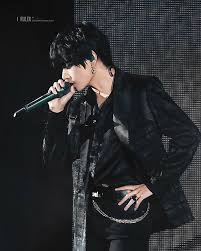 Kim taehyung, the definition of arrogant, never thought that the dumb… Pin By On W A L L P A P E R Kim Taehyung Taehyung Gucci Taehyung Hot