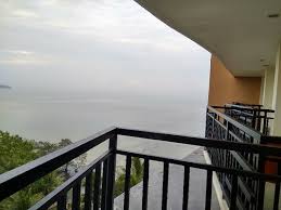 Menjala ikan di air surutdapat ikan belanak ekor kuning. Pantai Saat Air Surut Bisa Nyari Kerang Kecil Picture Of Bw Suite Belitung Belitung Island Tripadvisor