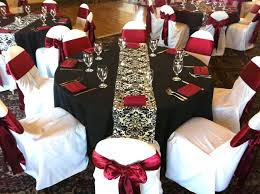 Wedding Themes In Black And Dark Red Black Table Cloths With Burgundy Napkins Water Goblet Champagne Black Wedding Themes Cranberry Wedding Red Wedding