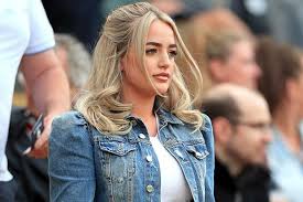 Born 7 march 1994) is an english professional footballer who plays as a goalkeeper for premier league club everton and the england national team. England Star Jordan Pickford S Wife Sizzles In Three Lions Shirt Ahead Of Netherlands Tie