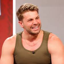 OMG RIP Mickey. फ OKE DT Dio VO