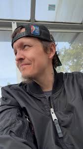 Hejsan mitt namn är Raymond är 34 år , jag är ny inflyttad till Värmland