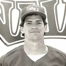 Travis Farrar's Instagram, Twitter & Facebook