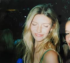 Could be sisters! 💛