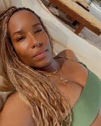 Life lately: I’ve been putting myself first and watching everything around  me elevate 👑, This Summer I set the intention to make myself the priority.  I poured all of my time and energy into ME. , Let ...