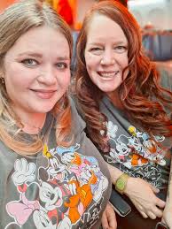 Holiday decorations at Broward or Palm Beach County restaurants?