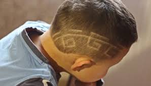 Jika anda tidak memiliki cermin sekunder anda bahkan dapat mengambil gambar atau video dengan telepon. Potongan Rambut Untuk Seorang Budak Lelaki Dengan Gambar 40 Gambar Gaya Rambut Kanak Kanak Dengan Corak Lukisan Bergaya Di Kuil Kuil