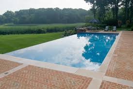 Negative Edge Pool With Brick Terrace Infinity Edge Pool Pool Infinity Pool
