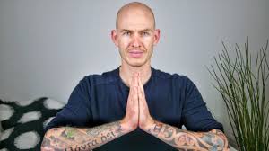 Anstatt wie üblich gestresst zu reagieren, trete innerlich einen schritt zurück und nimm 5 atemzüge tief in deinen bauch. Innere Ruhe Finden Schnell Einfach Youtube